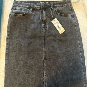 Just USA- Stretch High-Waist Black Denim Midi Skirt- NWT- Size MP